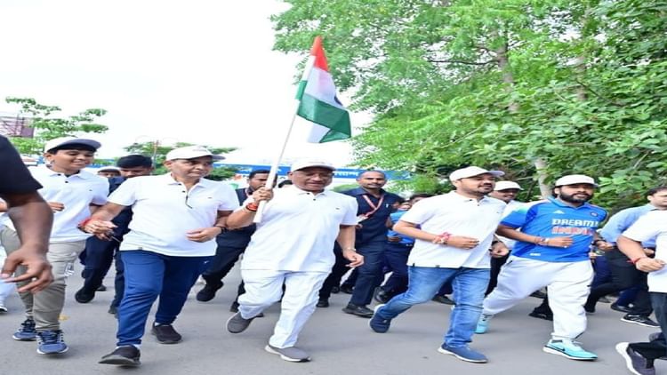 CM साय स्वतंत्रता दौड़ में हुए शामिल: बोले- हमारा तिरंगा पूर्वजों के वर्षों के संघर्षों-बलिदान का जीवंत प्रतीक