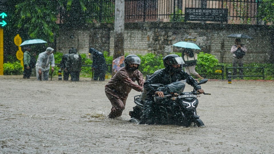 Delhi drenched due to heavy rain Waterlogging in colonies rain exposed drainage system
