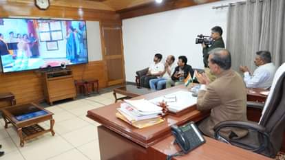 मुख्यमंत्री सुखविंद्र सिंह सुक्खू वर्चुअल उद्घाटन करते हुए।