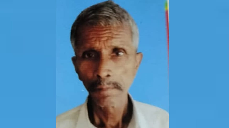 Farrukhabad: An old man going to get relief material was swept away in flood waters, died