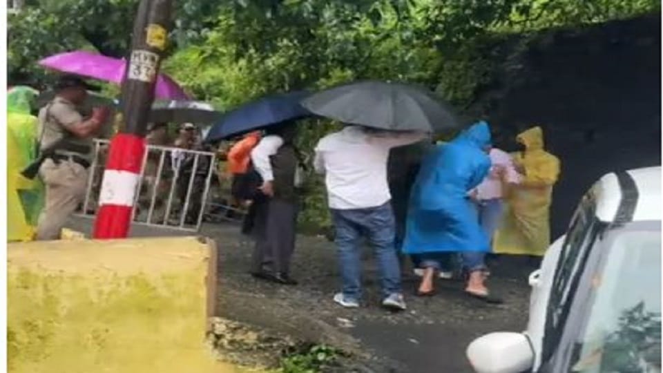 Ruckus over district panchayat president election in Nainital