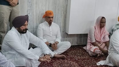 गुरुद्वारा श्री नाडा साहिब पहुंचे राबर्ट वाड्रा