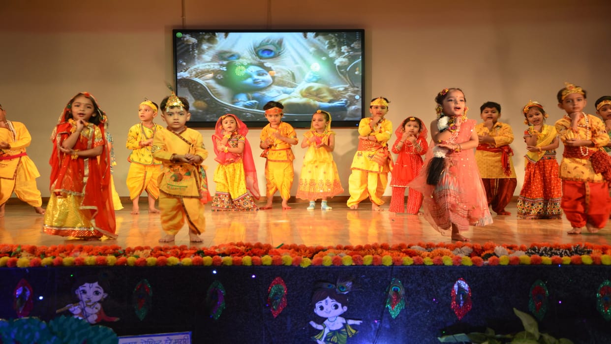 Janmashtami celebrated in Patanjali Nursery School, children dressed as Radha-Krishna enthralled the audience