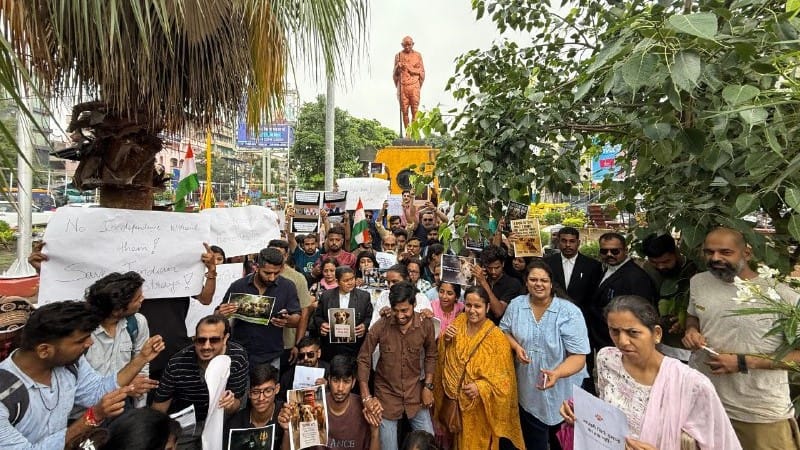 indore news dog lovers protest against supreme court street dogs order