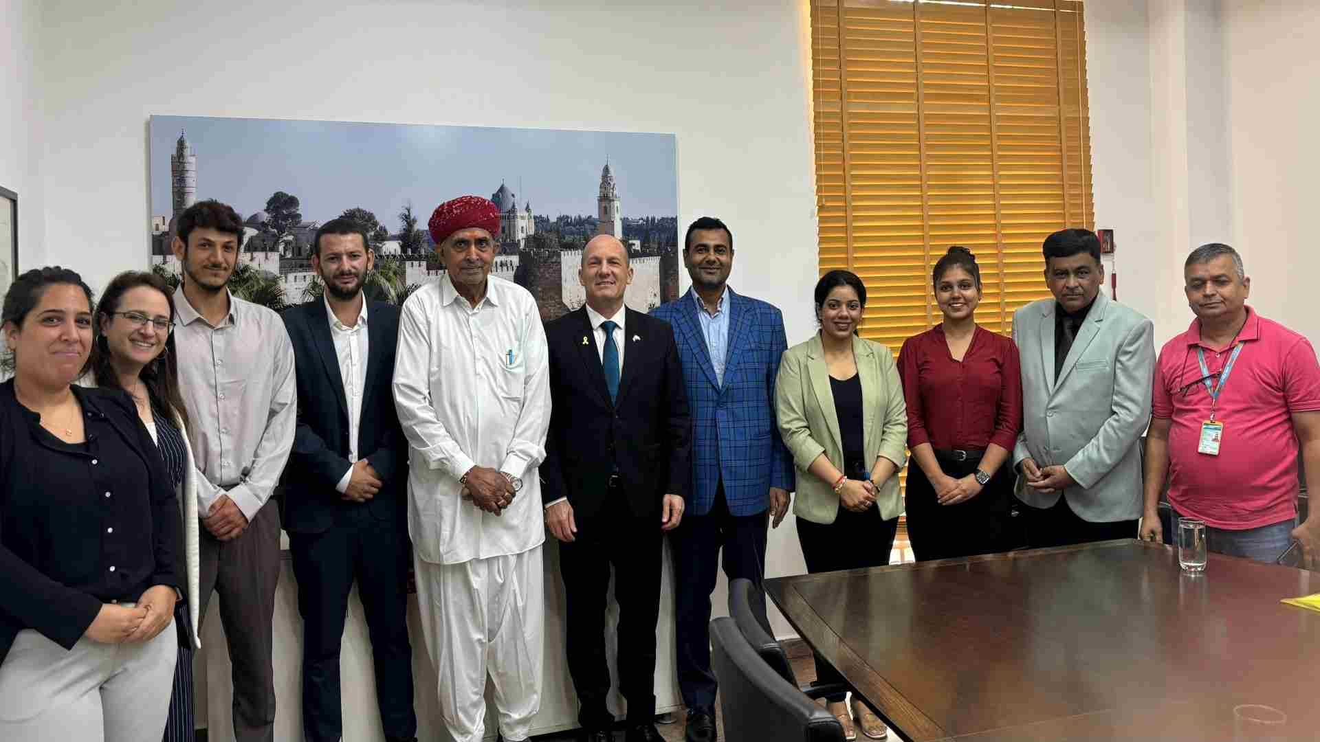 सांसद लुंबाराम चौधरी ने इजराइली राजदूत रूवेन अज़ार से शिष्टाचार मुलाकात की।