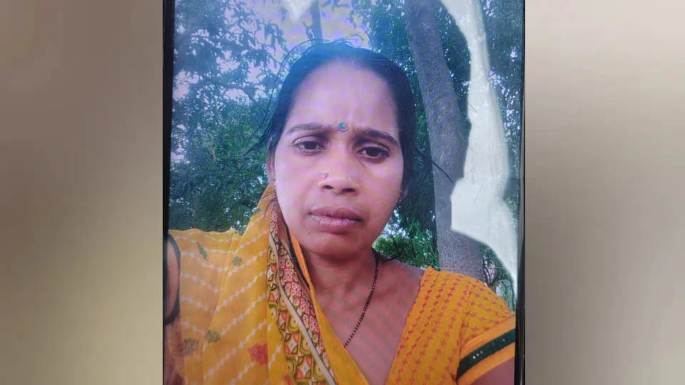Doubt over sister-in-law character in Sant Kabir Nagar brother-in-law beat her to death with a stick