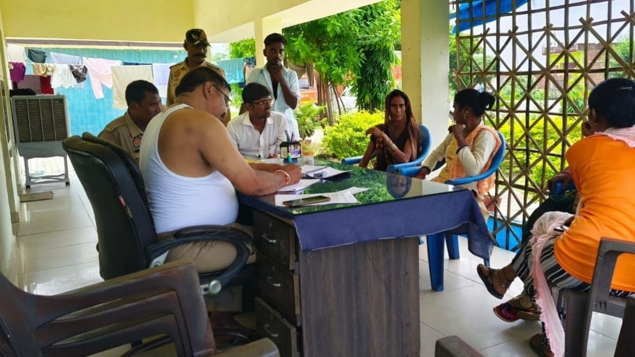 sub inspector suspended for conducted public hearing wearing a vest in Lakhimpur kheri