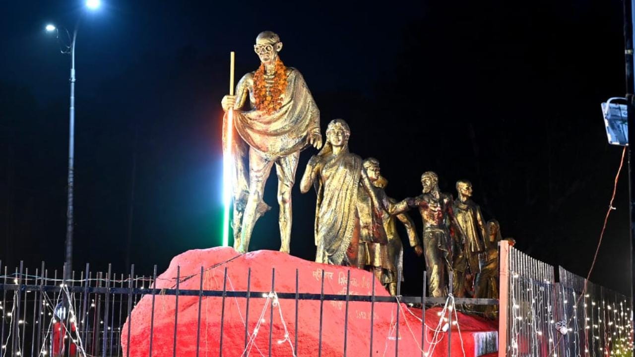 Jhansi: The Veerangana Laxmibai Jhansi Railway Station was illuminated with tricolour lights