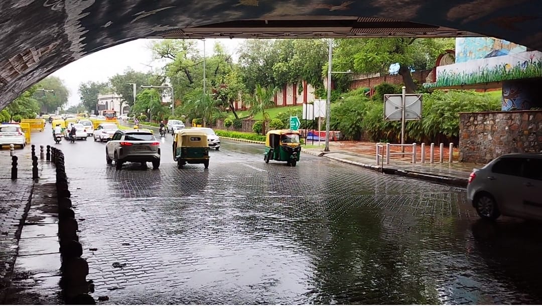 Delhi drenched due to heavy rain Waterlogging in colonies rain exposed drainage system