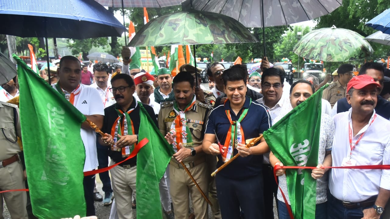Amar Ujala tiranga Yatra taken out to spread the message of patriotism in Bareilly