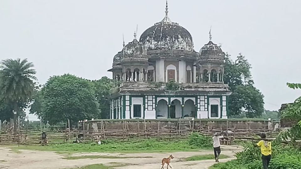 Fatehpur: Disputed tomb site transformed into an impenetrable fort