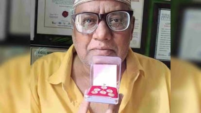 Independence Day 2025: Iqbal Sakka dedicated six micro aircraft made of gold to the country