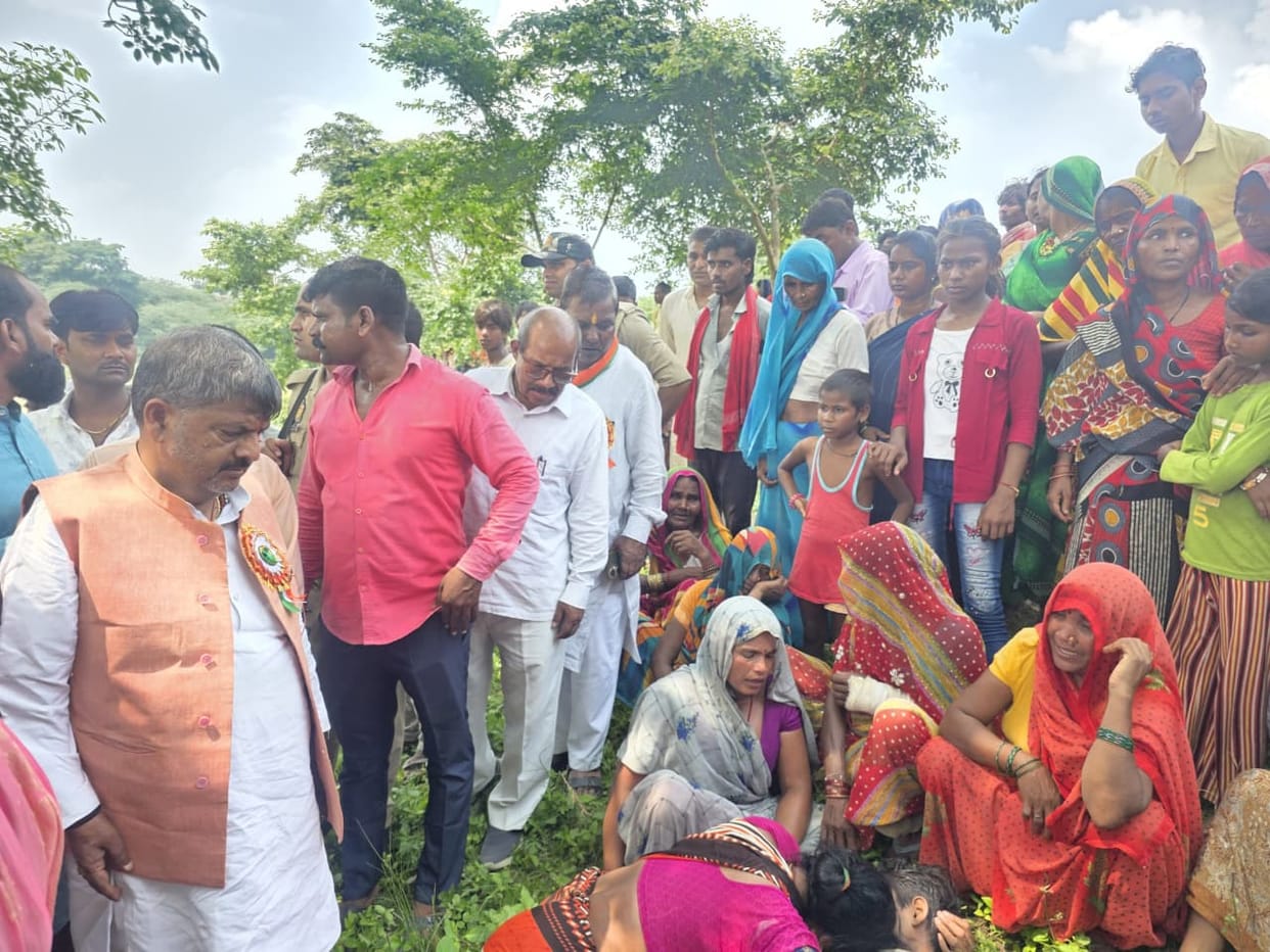 Ayodhya: Two friends drowned in the river after the boat capsized