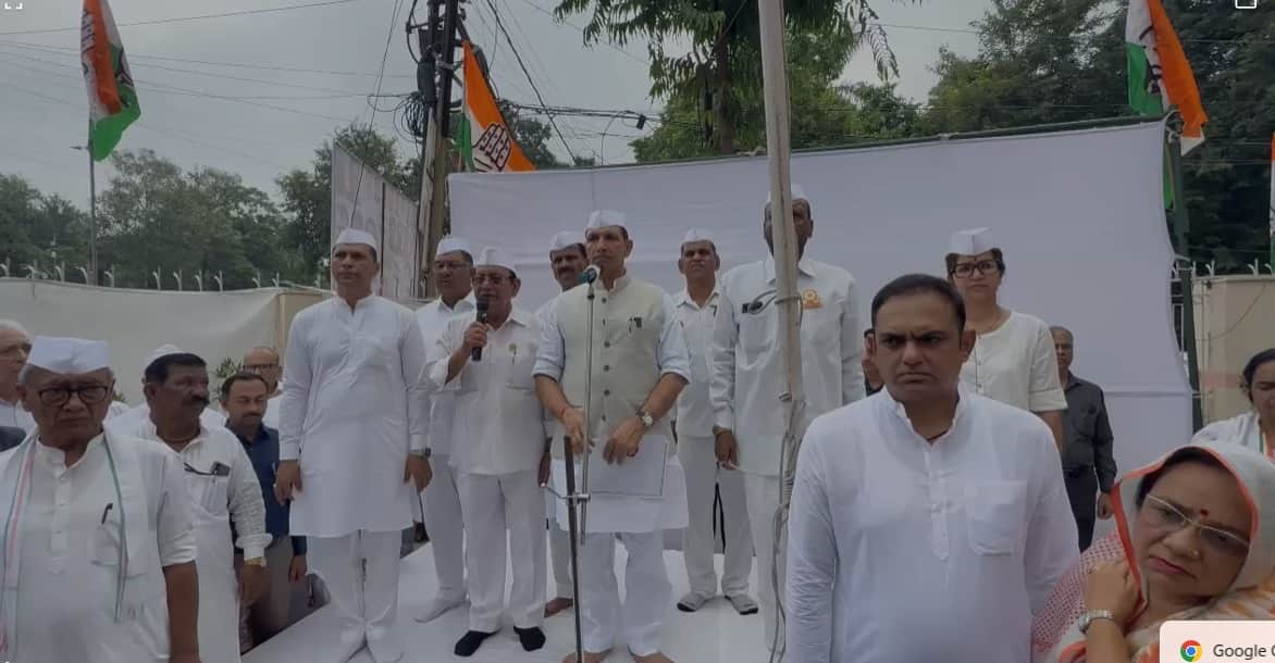 independence day: Independence Day celebrated in state Congress office, PCC chief said- Love, non-violence, ju