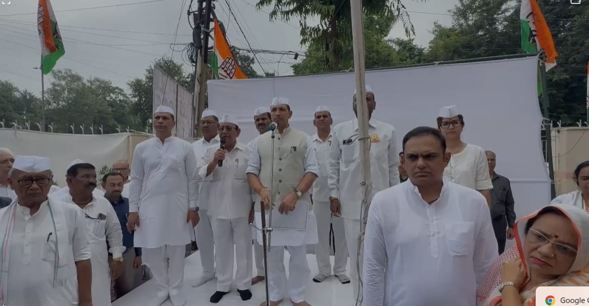 independence day: Independence Day celebrated in state Congress office, PCC chief said- Love, non-violence, ju