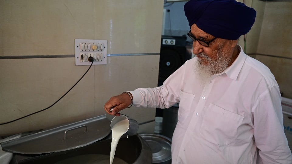 Harjinder Singh Talwar migrated from Lahore partition started dairy in chandigarh