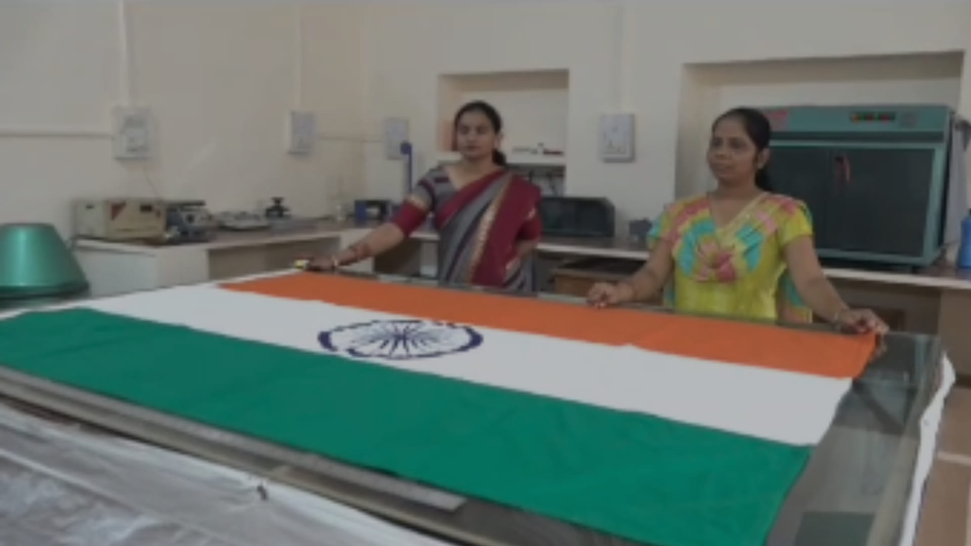 In North India, our national flag is prepared only in Gwalior, it is hoisted in 20 states