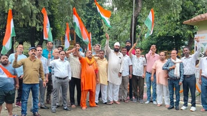 Jana Gana Mana in Moradabad, the city came to a standstill at 8:30 am for collective national anthem