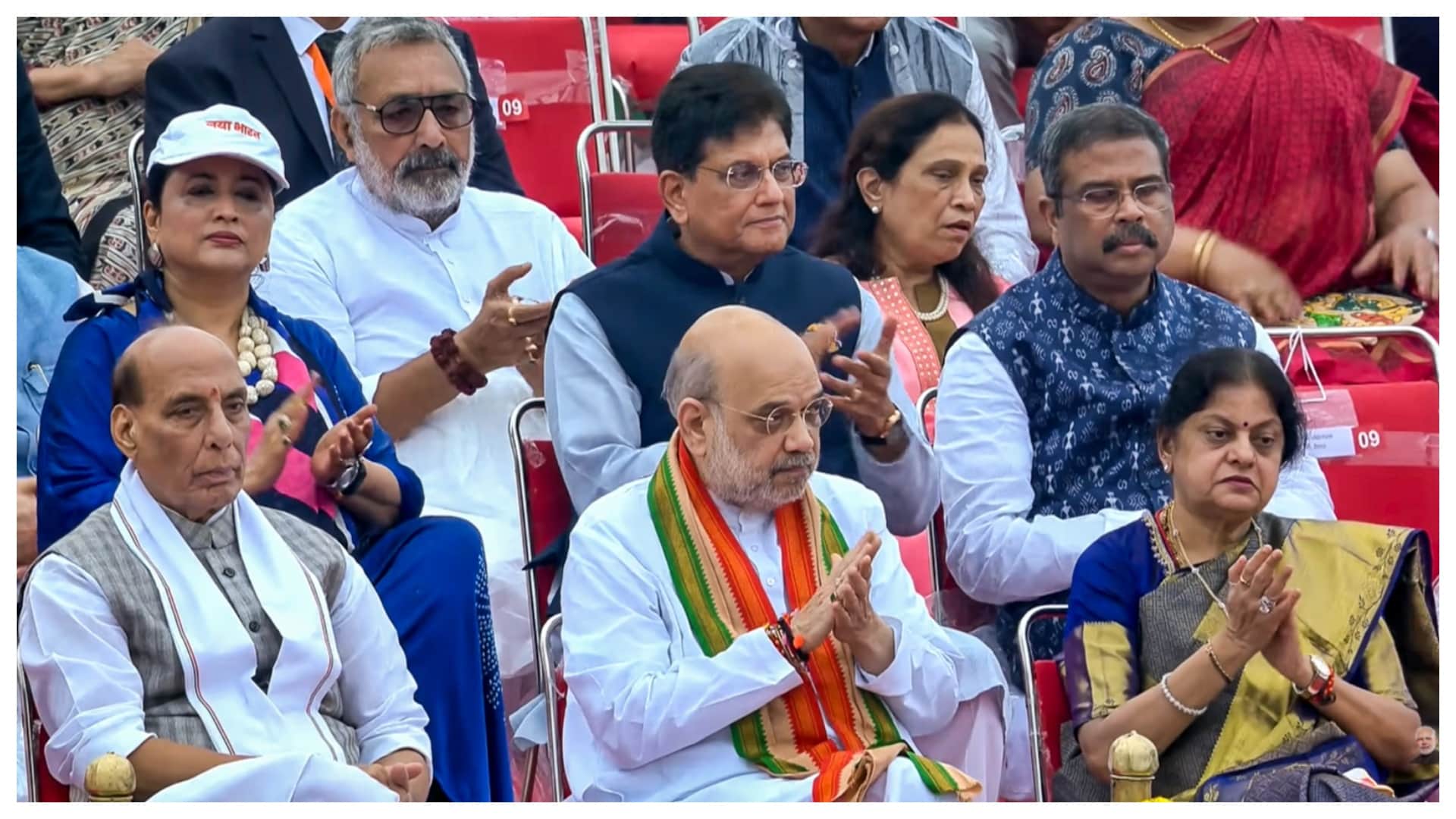 independence day photos pm modi flag hoisting from red fort youth celebration