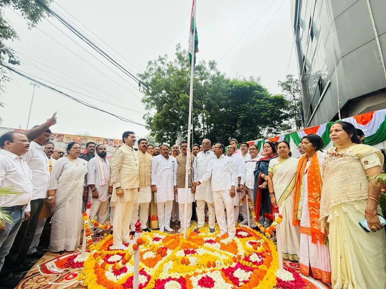 indore news 79th independence day celebrated with grand parade and cultural programs