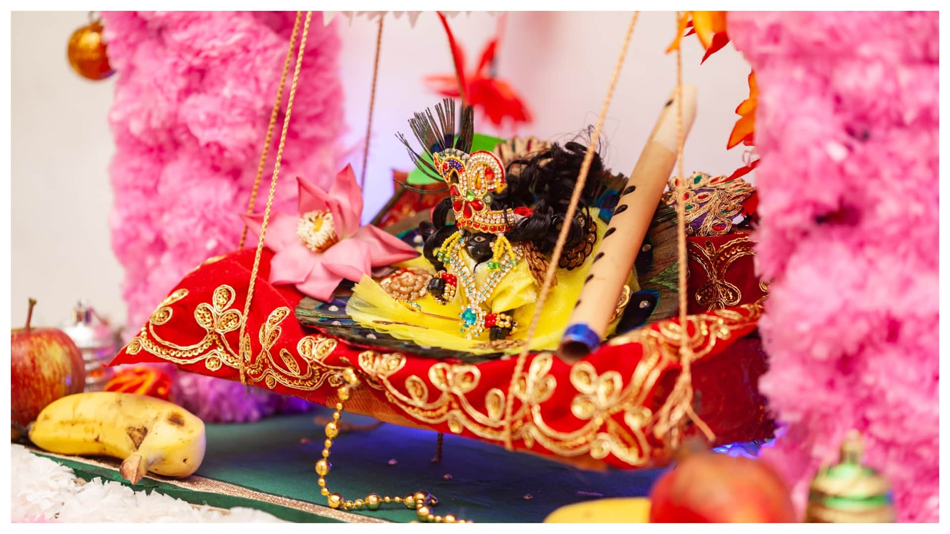 Krishna Janmashtami 2026 Know the Correct Date Puja Muhurat Vidhi and Religious Significance in hindi