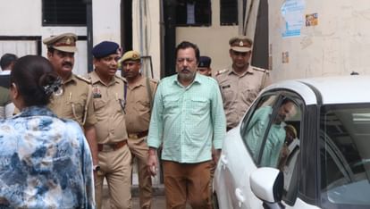 Kanpur Two more sections added against Akhilesh and Lavi police collected some more evidence in investigation