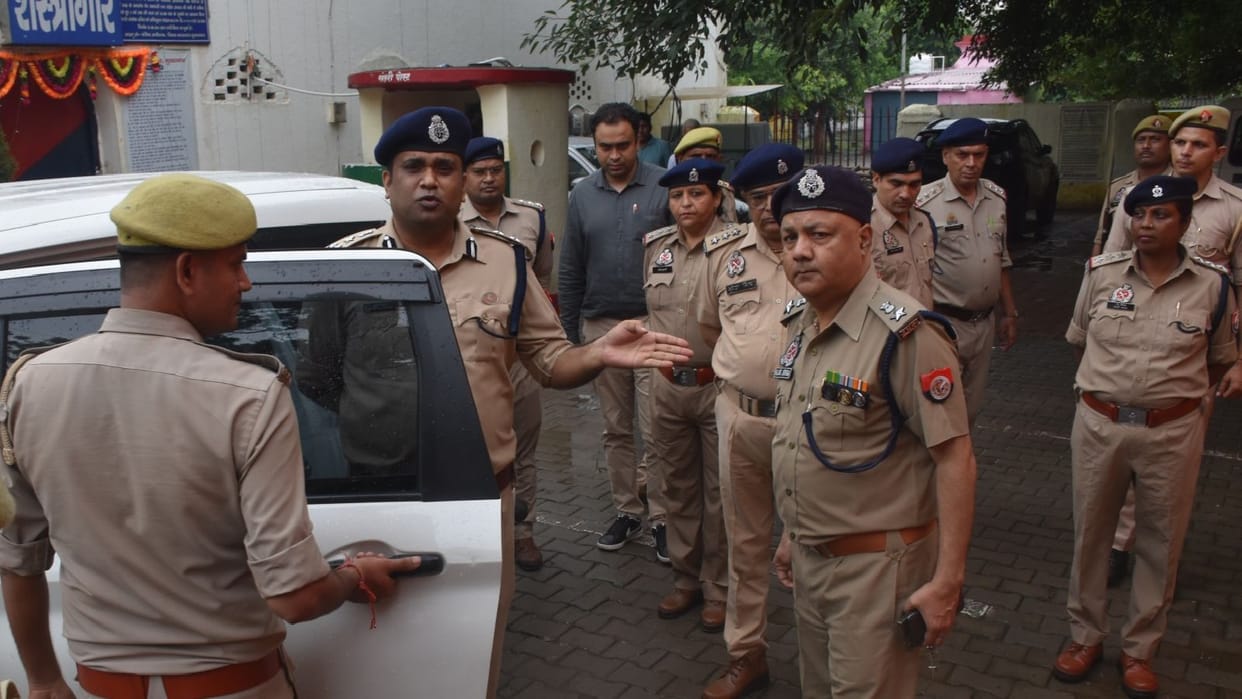 Prisoner committed suicide by hanging himself from toilet s ventilator In Moradabad