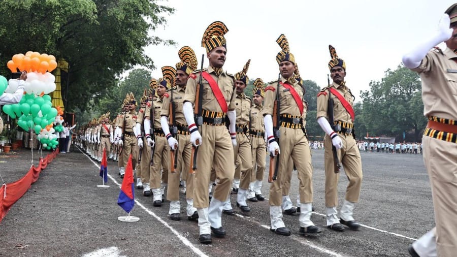 indore news 79th independence day celebrated with grand parade and cultural programs