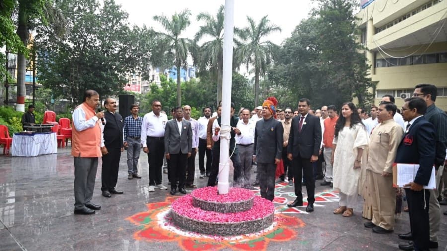 indore news 79th independence day celebrated with grand parade and cultural programs
