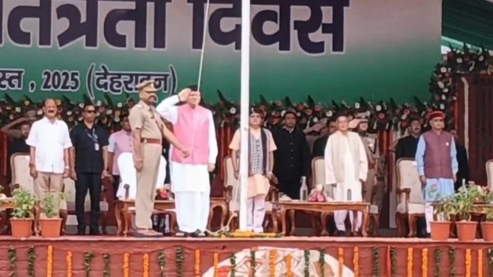 Independence Day 2025 Uttarakhand CM Dhami attended parade In dehradun honored families of martyrs