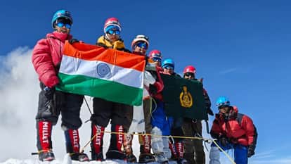 सर्व-महिला बल-स्तरीय पर्वतारोहण अभियान