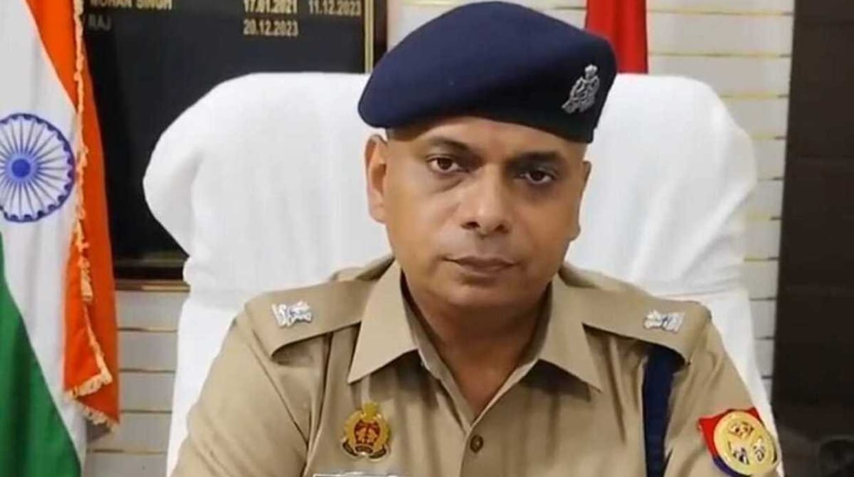 Bareilly SP Traffic Mohammad Akmal receives DGP commendation medal on independence day