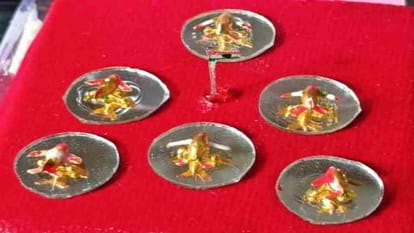 Independence Day 2025: Iqbal Sakka dedicated six micro aircraft made of gold to the country