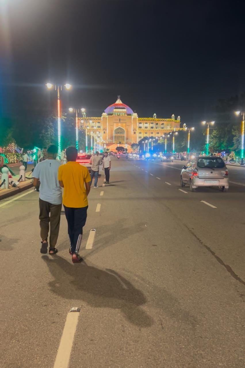 Pink City illuminated lit up in the colors of the Indian flag,  Amar Jawan Jyoti decorated with flowers