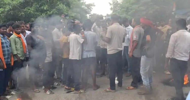 Bihar: छोटे भाई को बचाने नहर में कूदे दो भाई, दोनों की डूबने से मौत; आक्रोशित ग्रामीणों ने किया सड़क जाम