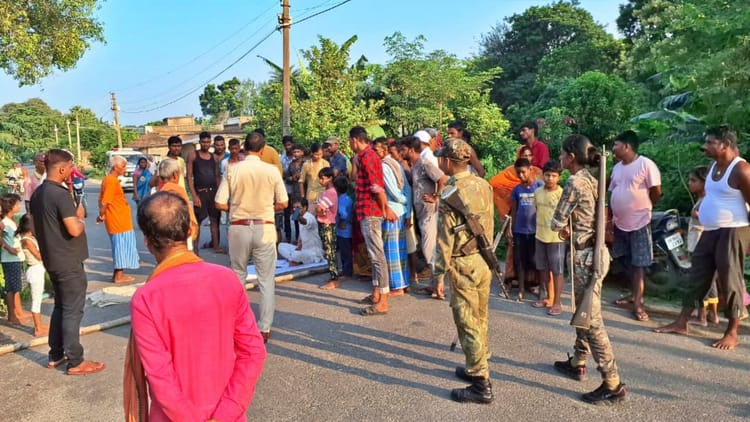 Bihar: जेल से छूटे आरोपी ने वार्ड सदस्य की बेटी की अश्लील तस्वीर की वायरल, पीड़ित पिता ने की आत्मदाह की कोशिश