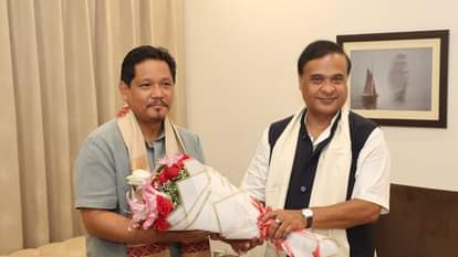 असम के मुख्यमंत्री हिमंत बिस्वा सरमा और मेघालय के मुख्यमंत्री कोनराड संगमा
