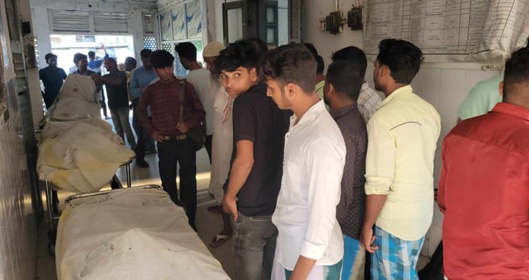 Bihar News: पूर्णिया में भीषण सड़क हादसा, दो बाइकों की टक्कर में तीन युवकों की दर्दनाक मौत