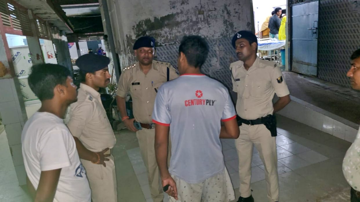 Bihar Crime: Firing between two groups in Purnea, 15-year-old boy riding a bicycle seriously injured