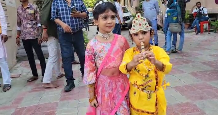 Bihar: जन्माष्टमी पर इस्कॉन मंदिर में उमड़ी श्रद्धालुओं की भीड़, DGP सुरक्षा व्यवस्था का निरीक्षण करने पहुंचे