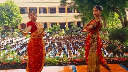 Celebration of Independence day Muslim women came out on streets of Kashi children danced flag was saluted
