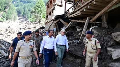 जायजा लेते सीएम उमर