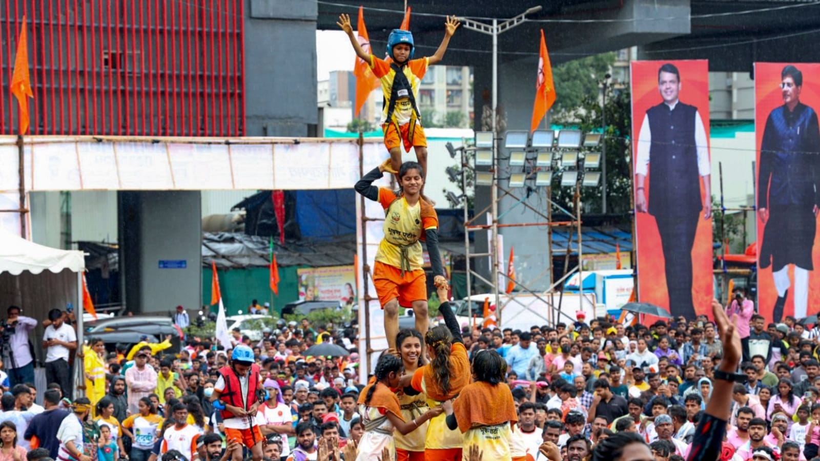 Krishna Janmashtami kolkata maharashtra valleys of srinagar peoples Children women celebrate