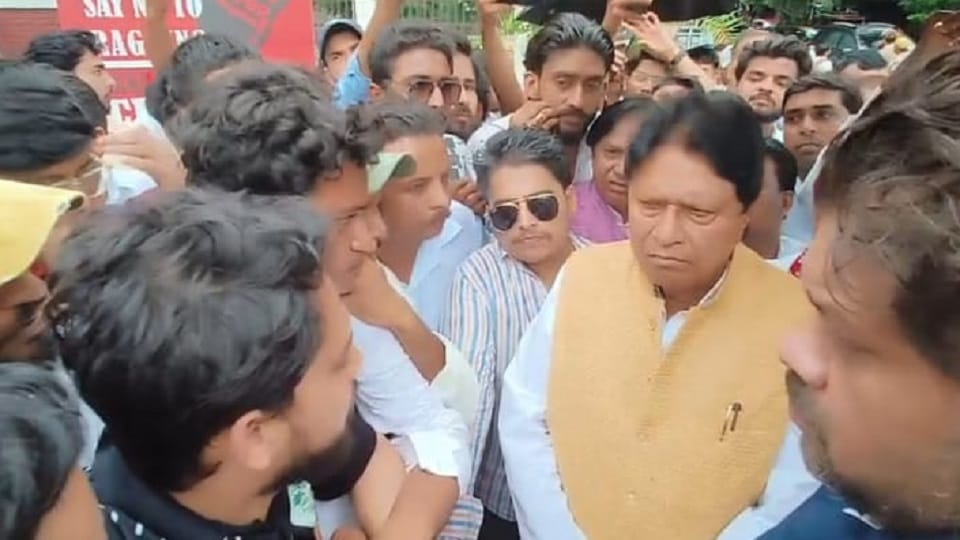 SP Rajya Sabha member Ramji Lal Suman met AMU students