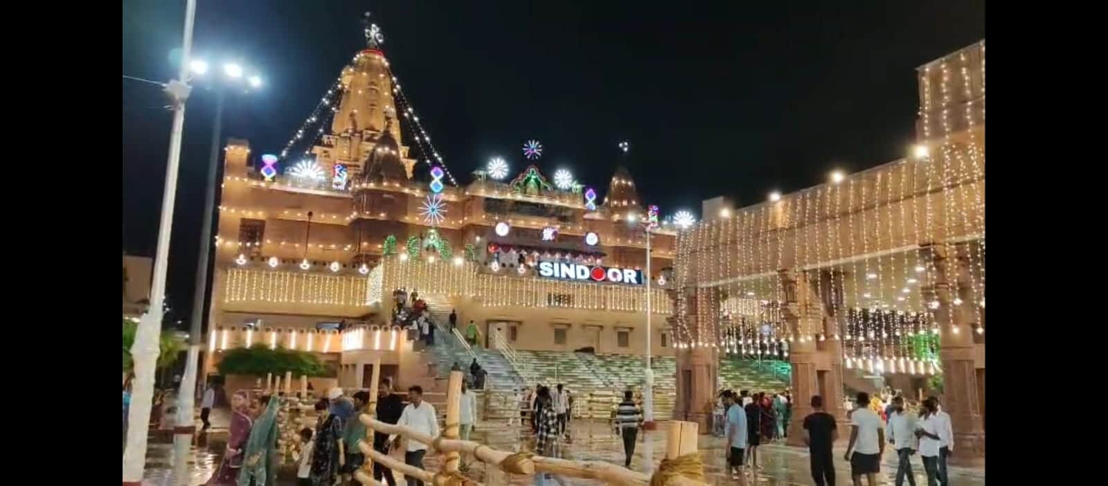 Krishna Janmashtami 2025 divine scene of devotion in Mathura just a few hours to wait Kanhaiya will be born