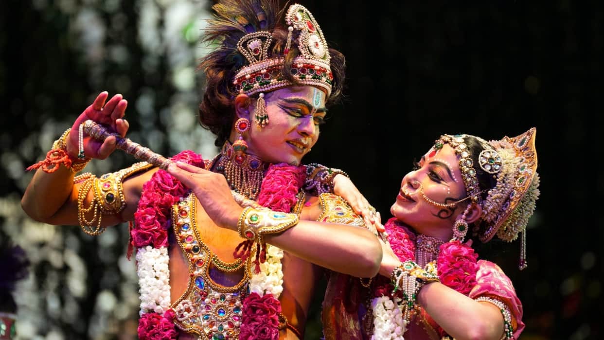 Krishna Janmashtami kolkata maharashtra valleys of srinagar peoples Children women celebrate