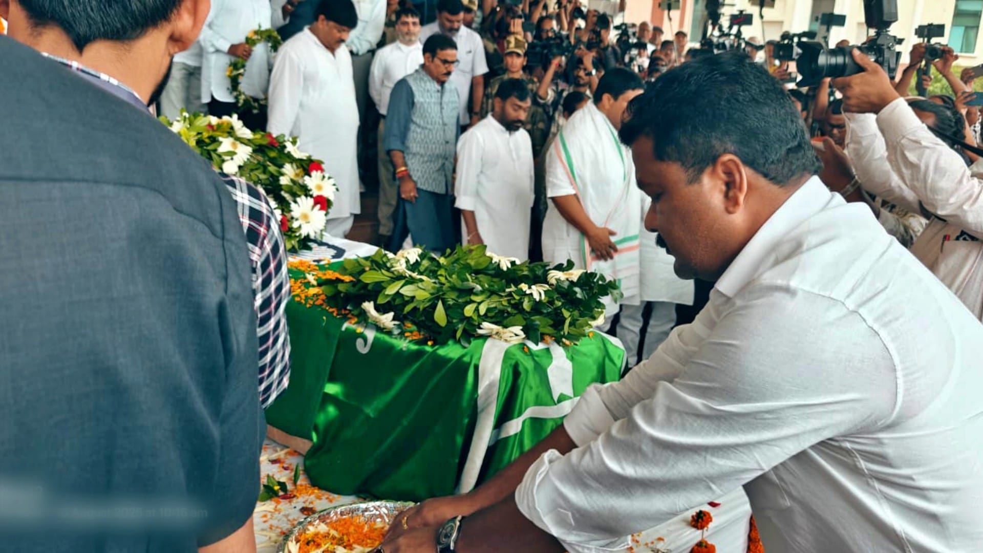 Jharkhand News: Governor, Speaker and MLAs paid tribute to Education Minister Ramdas Soren