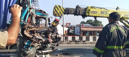 Kanpur Road Accident Container rams into a damaged truck two dead nap becomes the cause of the accident