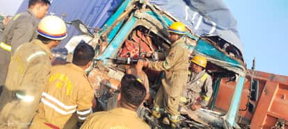 Kanpur Road Accident Container rams into a damaged truck two dead nap becomes the cause of the accident
