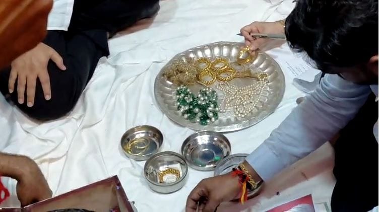 Janmashtami 2025: Radha Krishna's Shringar worth Rs 100 crore in Gwalior Gopal Mandir